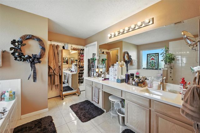 309 Familia Court, Irving, TX 75061