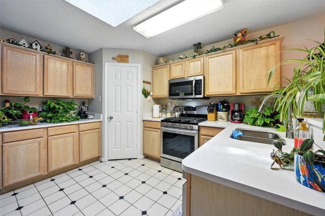 309 Familia Court, Irving, TX 75061