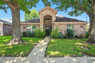 309 Familia Court, Irving, TX 75061