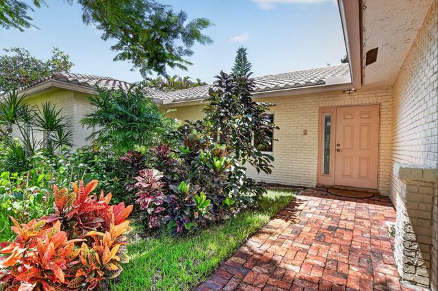 19747 Boca Greens Drive, Boca Raton, FL 33498