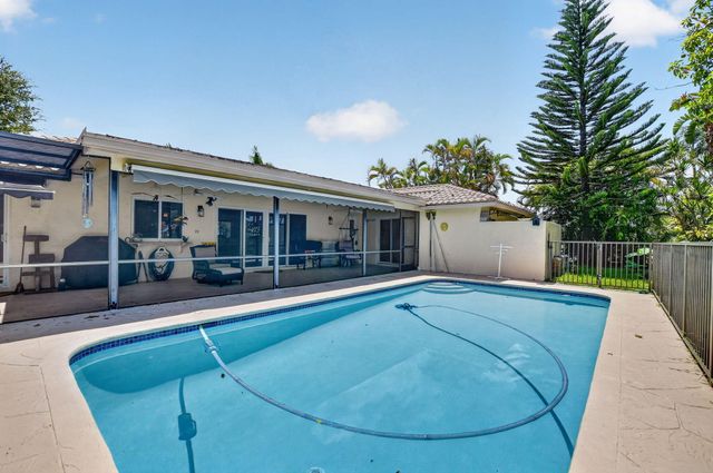 19747 Boca Greens Drive, Boca Raton, FL 33498