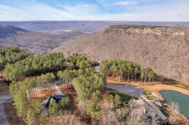 220 Moonshine Drive Jf24, Jasper, TN 37347