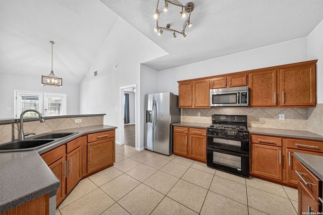 20614 Cliff Park Ln, San Antonio, TX 78258