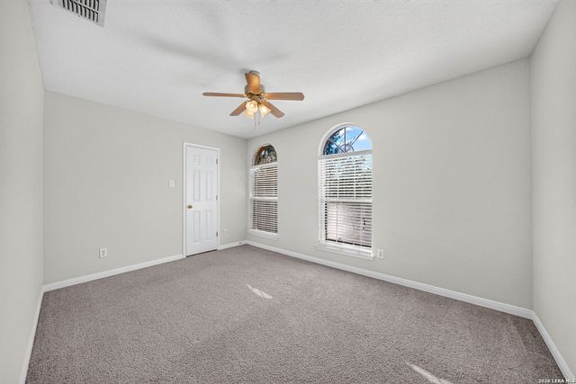 20614 Cliff Park Ln, San Antonio, TX 78258