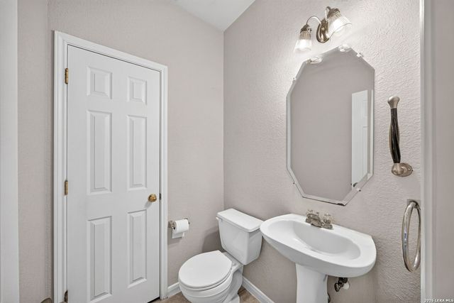 20614 Cliff Park Ln, San Antonio, TX 78258