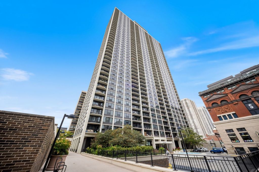 1560 N Sandburg Terrace 3011J, Chicago, IL 60610 — exterior