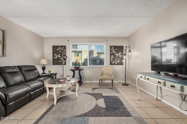 4201 E CAMELBACK Road 15, Phoenix, AZ 85018