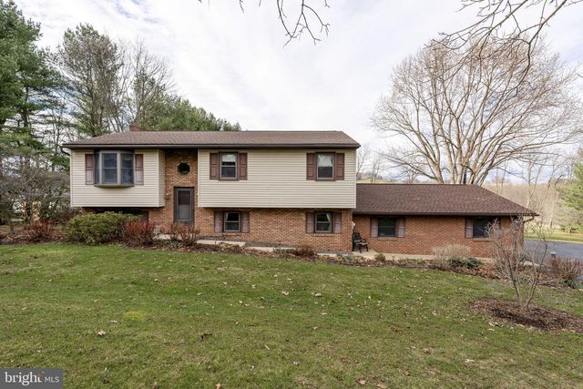 156 HORSE HAPPY RD, Newmanstown, PA 17073