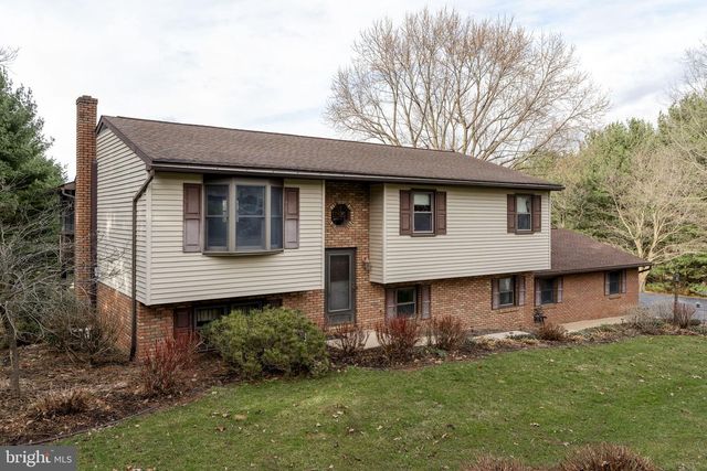 156 HORSE HAPPY RD, Newmanstown, PA 17073
