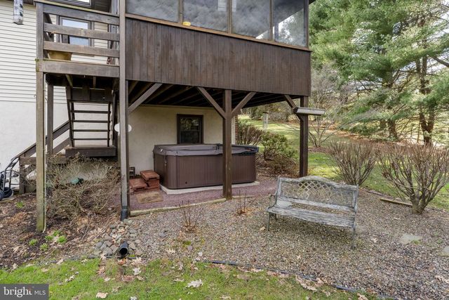 156 HORSE HAPPY RD, Newmanstown, PA 17073