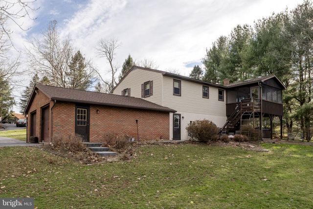 156 HORSE HAPPY RD, Newmanstown, PA 17073
