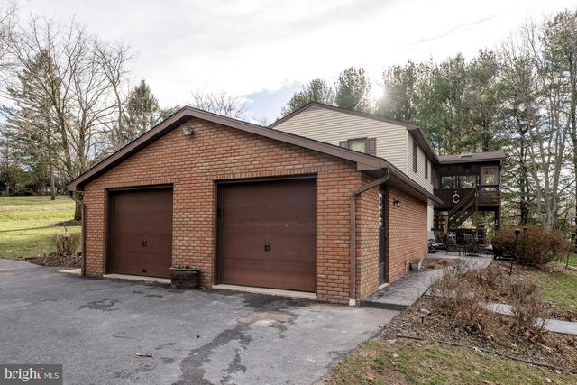 156 HORSE HAPPY RD, Newmanstown, PA 17073