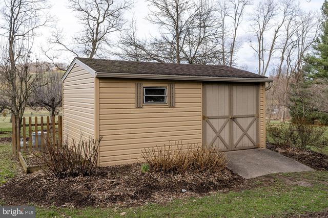 156 HORSE HAPPY RD, Newmanstown, PA 17073