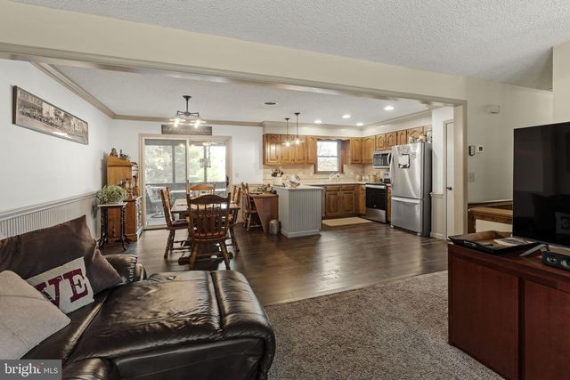 156 HORSE HAPPY RD, Newmanstown, PA 17073