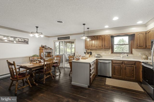 156 HORSE HAPPY RD, Newmanstown, PA 17073