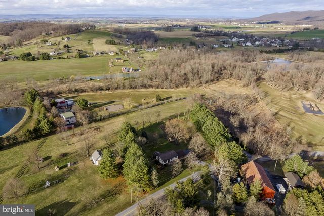 156 HORSE HAPPY RD, Newmanstown, PA 17073