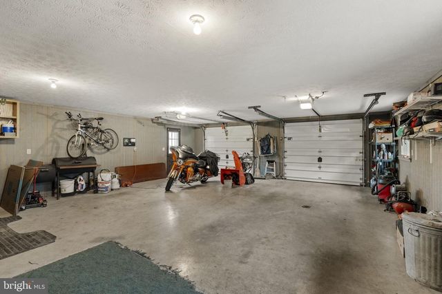 156 HORSE HAPPY RD, Newmanstown, PA 17073
