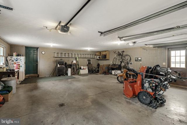 156 HORSE HAPPY RD, Newmanstown, PA 17073