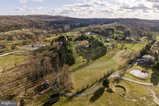 156 HORSE HAPPY RD, Newmanstown, PA 17073