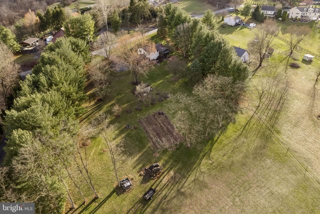 156 HORSE HAPPY RD, Newmanstown, PA 17073