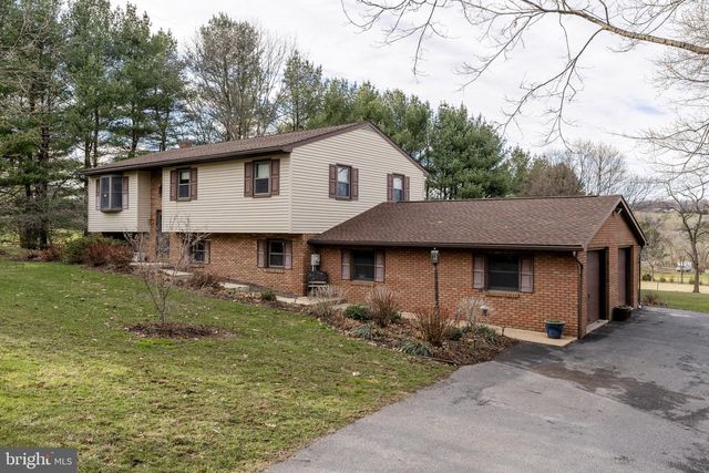 156 HORSE HAPPY RD, Newmanstown, PA 17073