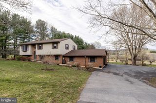 156 HORSE HAPPY RD, Newmanstown, PA 17073