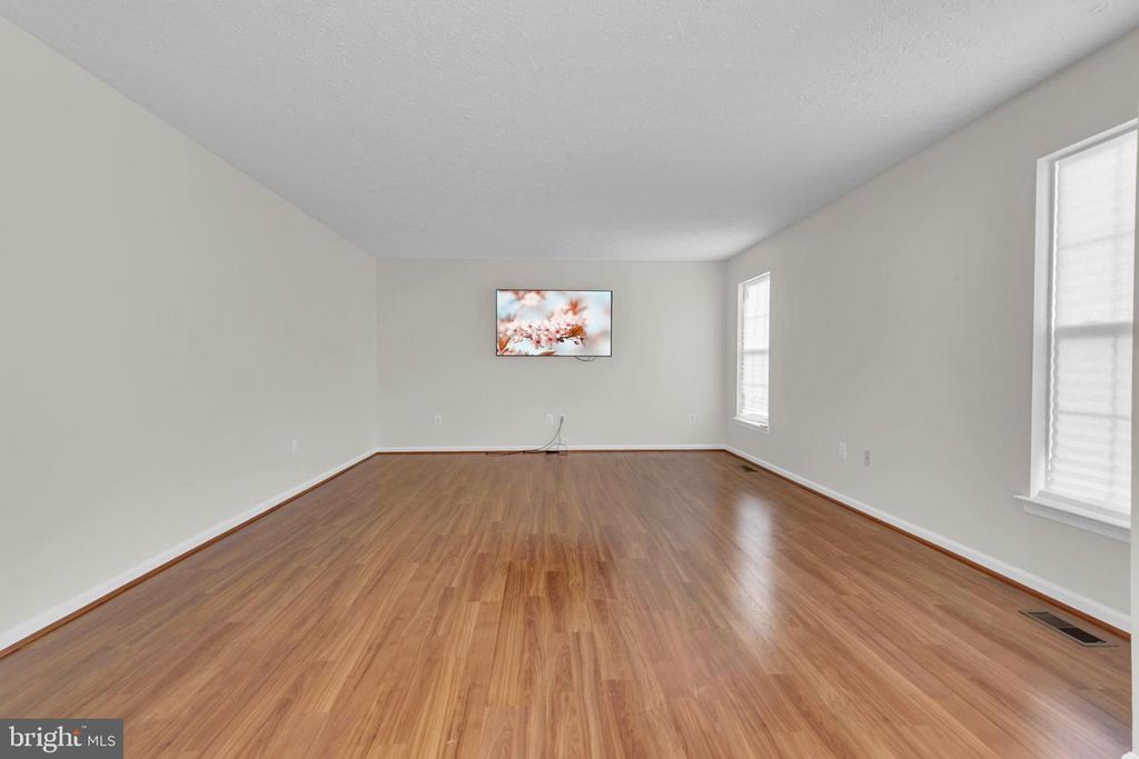 Image 11 of property listing at 300 AHERN DR, Edgewood, MD 21040