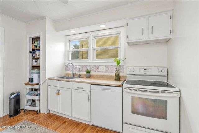 54 Chingarora Avenue, Keyport, NJ 07735