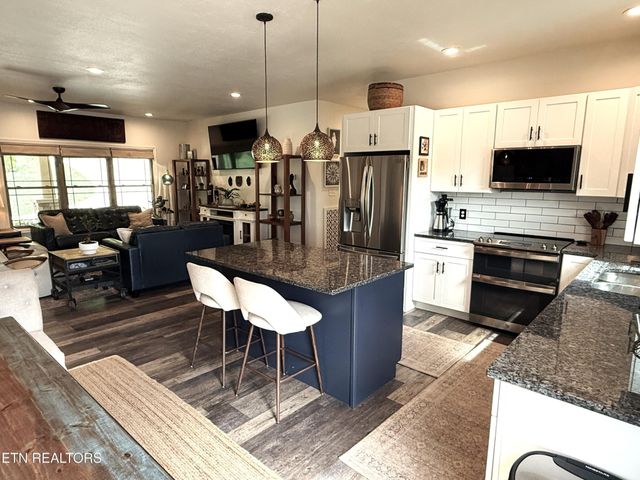 751 Jim Town Rd, Mooresburg, TN 37811