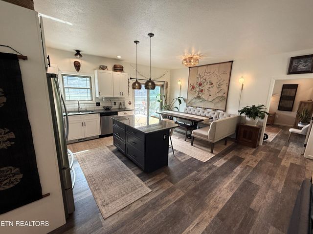 751 Jim Town Rd, Mooresburg, TN 37811