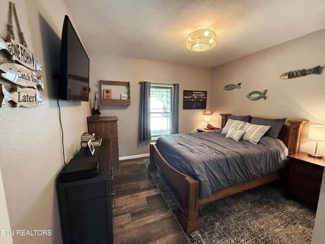 751 Jim Town Rd, Mooresburg, TN 37811