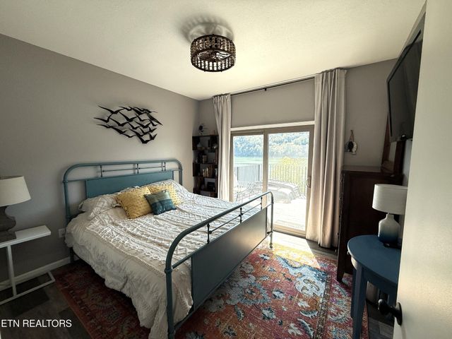 751 Jim Town Rd, Mooresburg, TN 37811