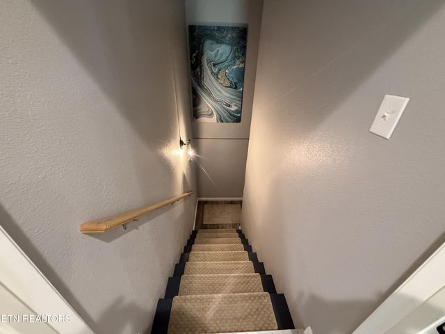 751 Jim Town Rd, Mooresburg, TN 37811