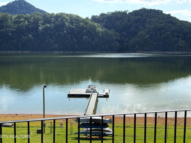 751 Jim Town Rd, Mooresburg, TN 37811