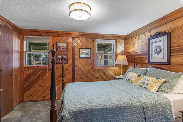 4992 Lake Bluff ROAD, Port Washington, WI 53074