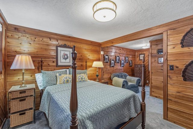 4992 Lake Bluff ROAD, Port Washington, WI 53074