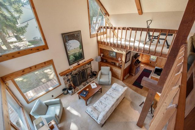 4992 Lake Bluff ROAD, Port Washington, WI 53074