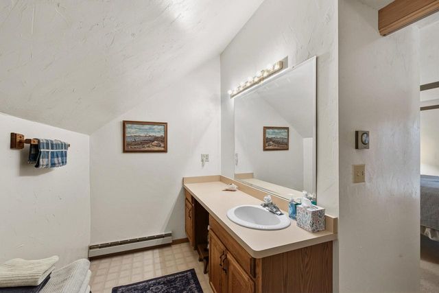 4992 Lake Bluff ROAD, Port Washington, WI 53074