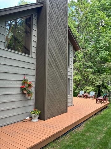 4992 Lake Bluff ROAD, Port Washington, WI 53074