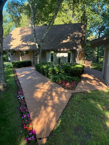 4992 Lake Bluff ROAD, Port Washington, WI 53074