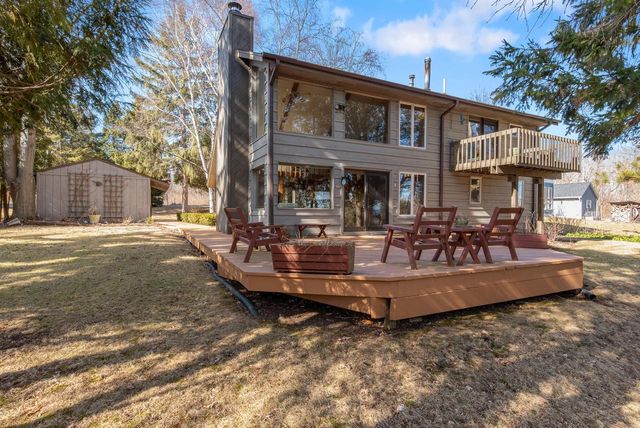 4992 Lake Bluff ROAD, Port Washington, WI 53074