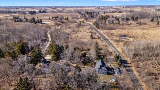 4992 Lake Bluff ROAD, Port Washington, WI 53074