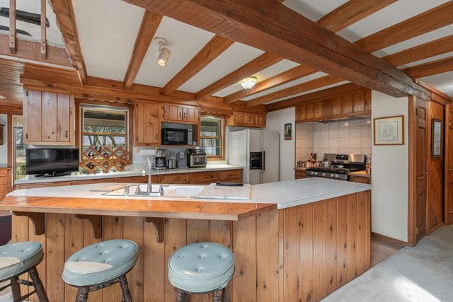 4992 Lake Bluff ROAD, Port Washington, WI 53074