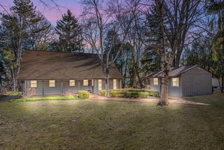 4992 Lake Bluff ROAD, Port Washington, WI 53074