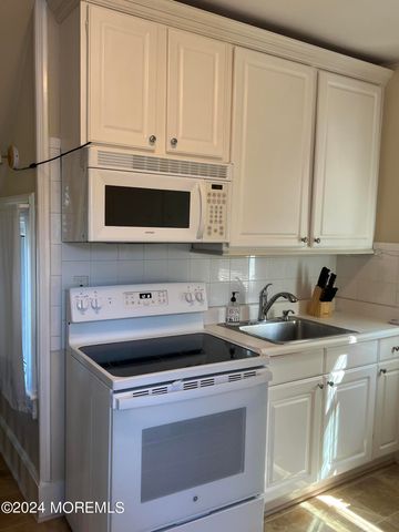 84 Mclaren Street, Red Bank, NJ 07701