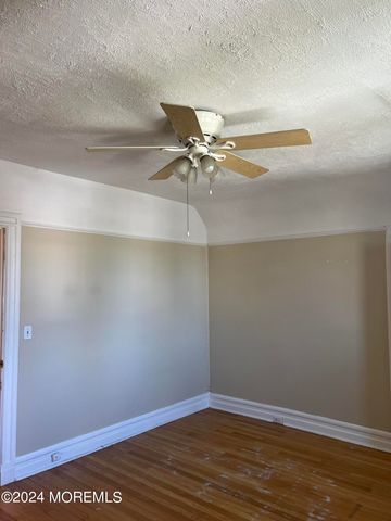 84 Mclaren Street, Red Bank, NJ 07701