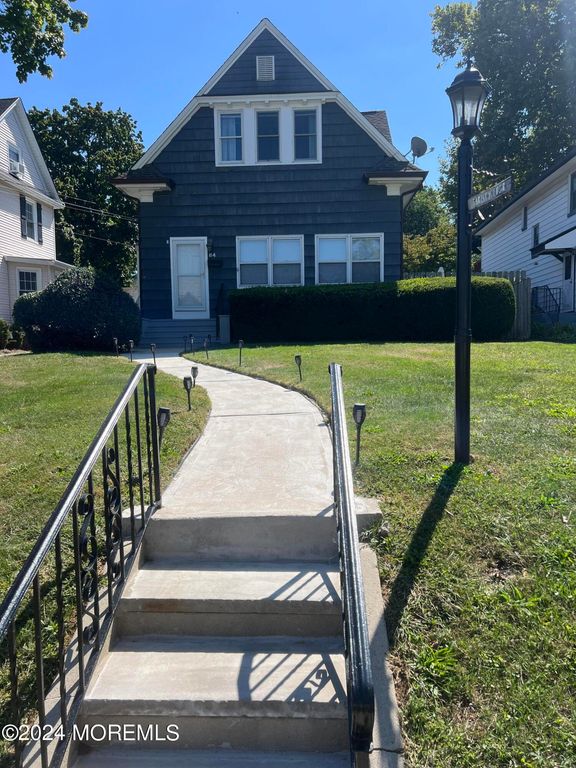 84 Mclaren Street, Red Bank, NJ 07701