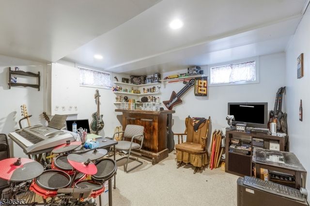 101 Lorraine Ave, Middlesex Boro, NJ 08846