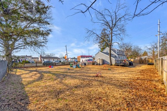 101 Lorraine Ave, Middlesex Boro, NJ 08846