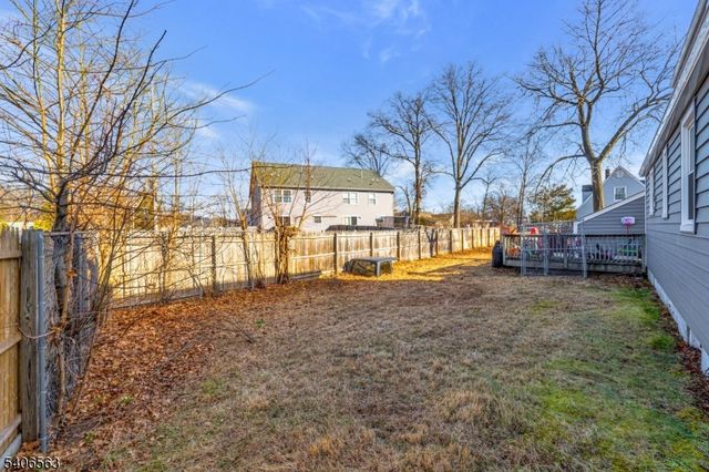 101 Lorraine Ave, Middlesex Boro, NJ 08846